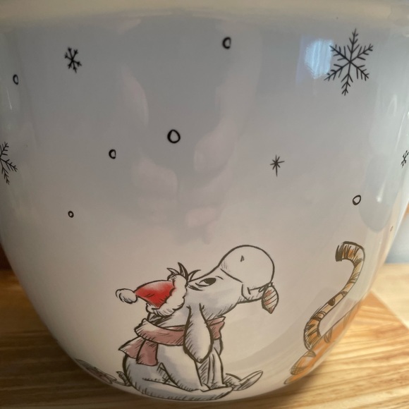NWOT Disney Winnie the Pooh Holiday Ceramic Mixing Bowl - Picture 6 of 12